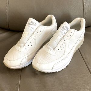 White Nike Air size 7